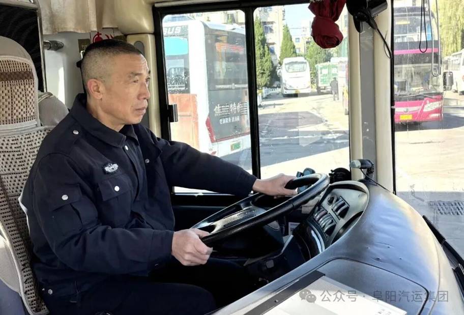 二百萬(wàn)公里的堅(jiān)守與溫度║記“全國(guó)安全行車(chē)優(yōu)秀駕駛員”杜文獻(xiàn)